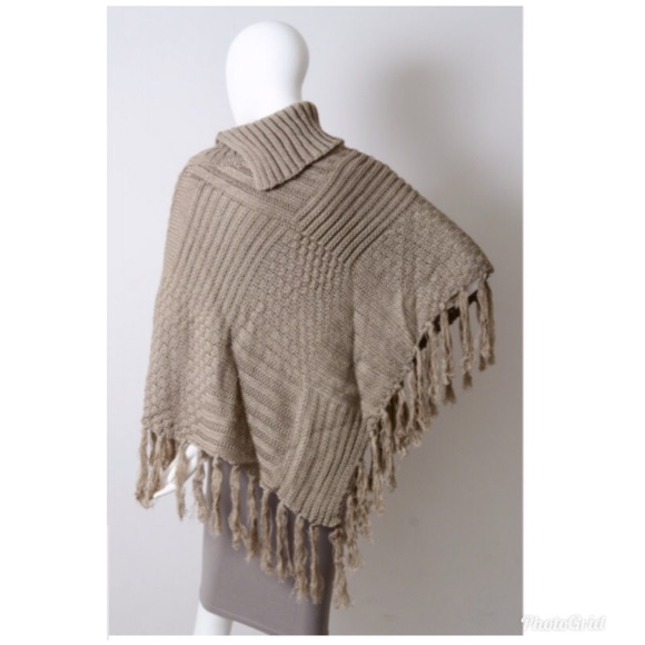 Last 1 New Comfy Chic High Neck Poncho w/Fringe - Picture 5 of 5